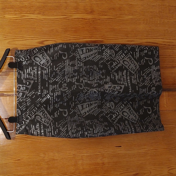 Marallis Collection Black Skirt , Size S, Black Metallic Print Pattern - Picture 1 of 6